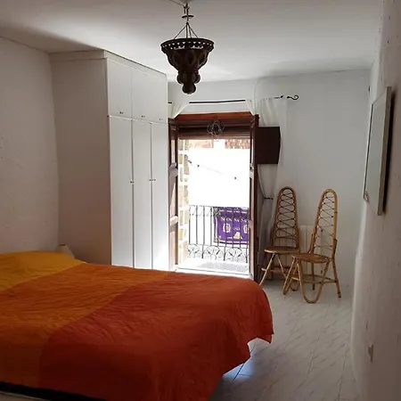 Gemuetliches Altstadthaus Am Kirchplatz In Daire